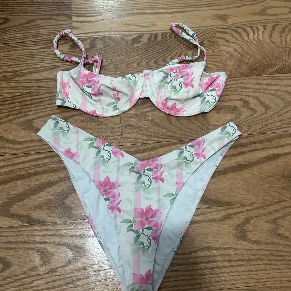 Frankie’s bikini